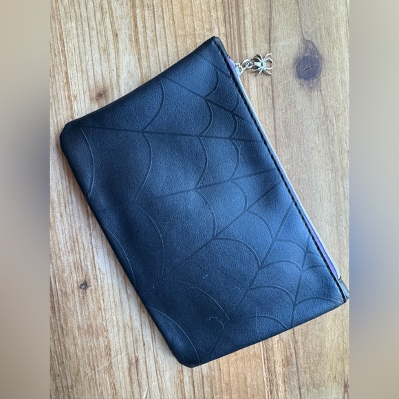 IPSY Spider Web Glam Bag October 2022 - Picture 3 of 4